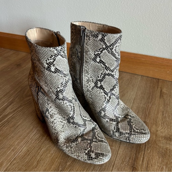 Vince Camuto booties - Picture 2 of 4